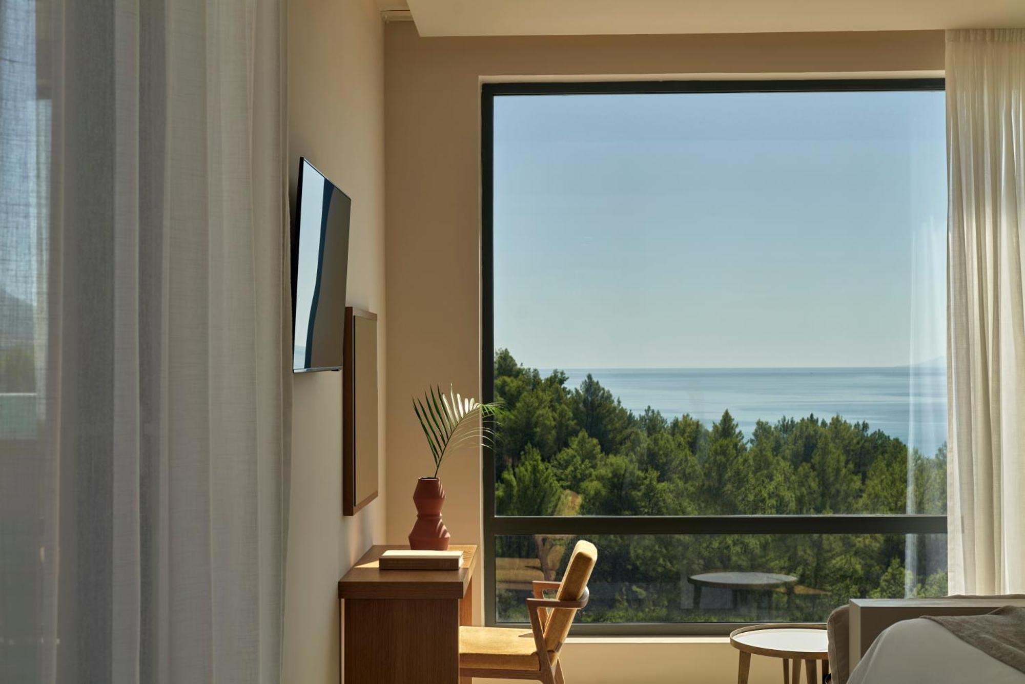 Celestial All Suites Afrato Екстериор снимка