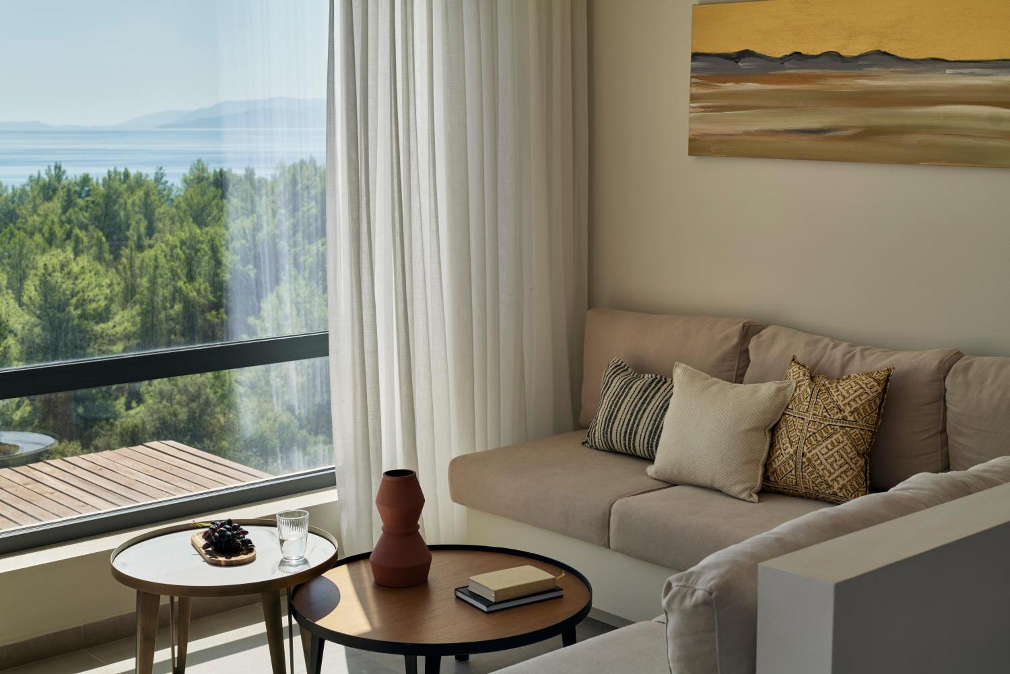 Celestial All Suites Afrato Стая снимка